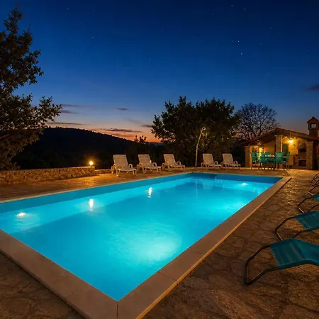 Apartment Luce - Pool & Bbq - Peaceful And Private Retreat Near Sibenik