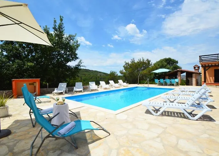 Apartment Luce - Pool & Bbq - Near Sibenik アパート シベニク