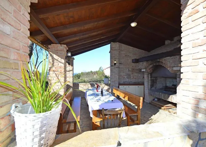 アパート Apartment Luce - Pool & Bbq - Near Sibenik